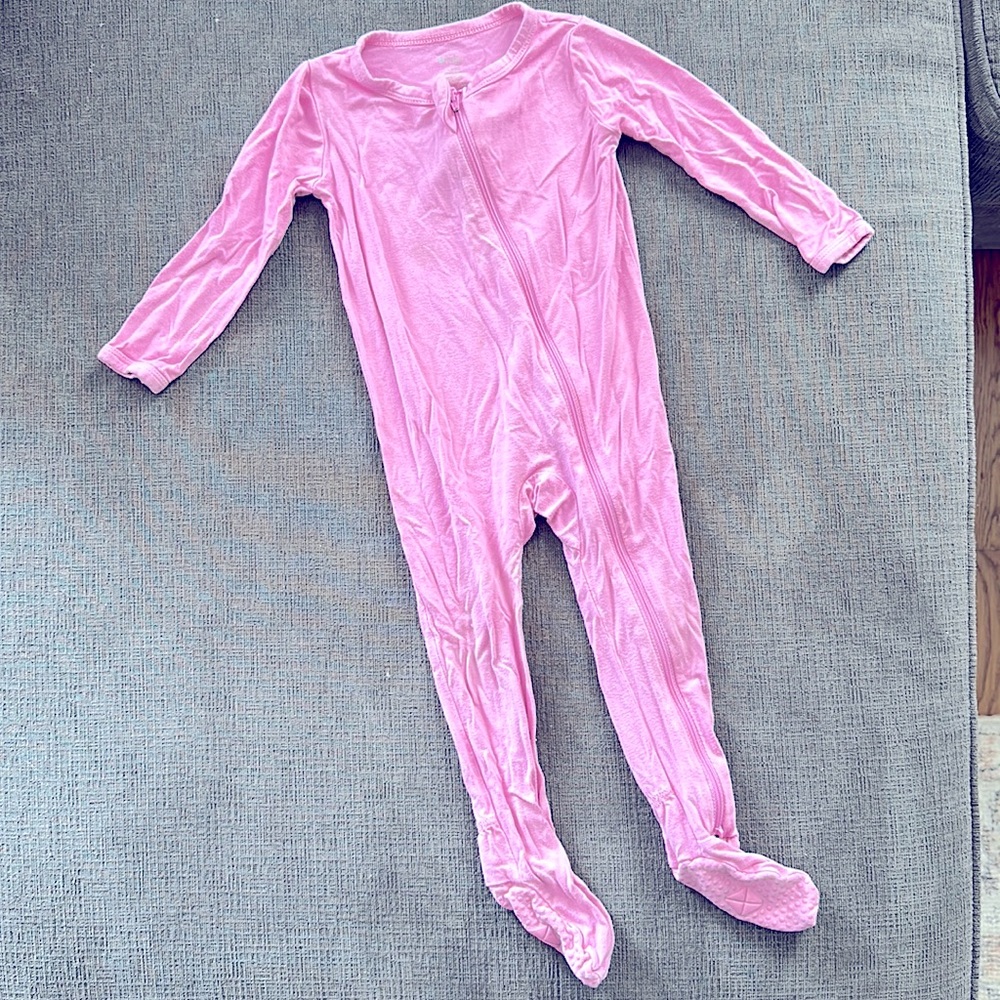 Excellent condition Kyte Baby zippered footie 12-18 mos